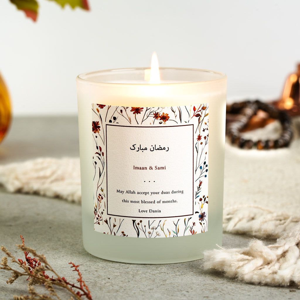 Personalised Ramadan candle with dried-look wildflowers framing three sides