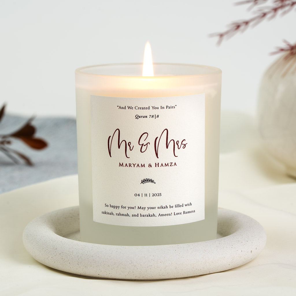Personalised nikah candle with Surah An-Naba above Mr and Mrs in script